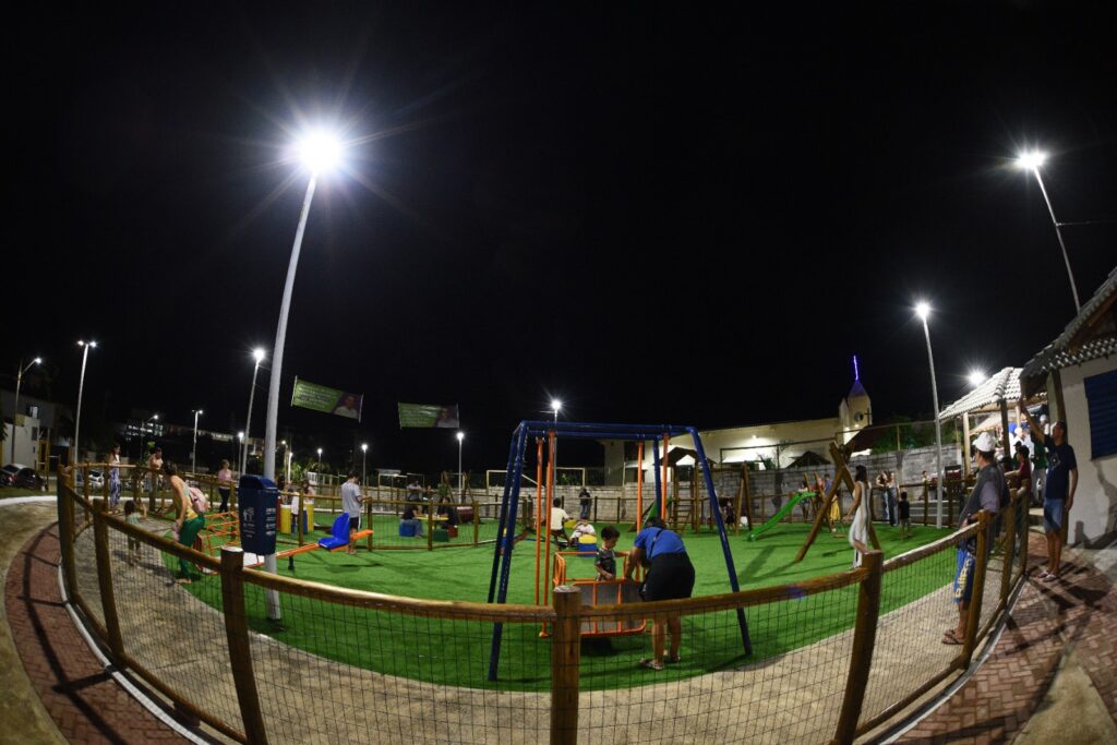 Prefeitura entrega praça requalificada em Stella Maris e chega a 525 novos equipamentos em Salvador – Secretaria de Comunicação