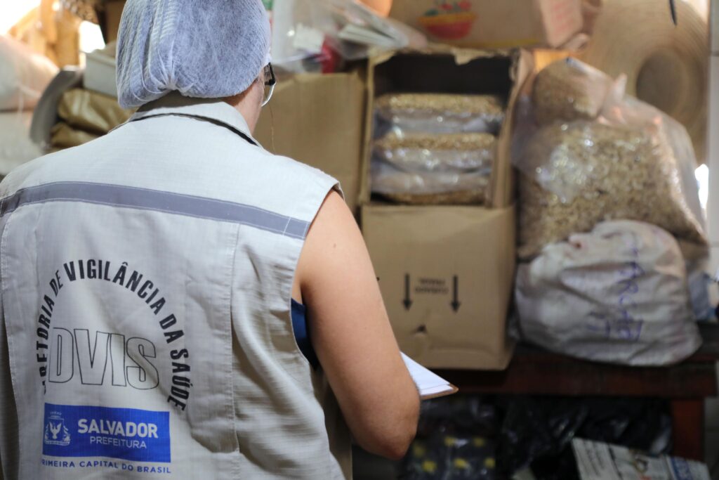 Prefeitura fiscaliza e orienta venda de produtos típicos da ceia junina em feiras e mercados municipais – Secretaria de Comunicação