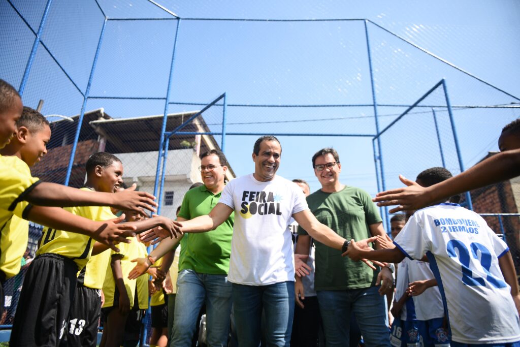 Prefeitura inaugura mais dois campos com gramado sintético em Paripe e Luiz Anselmo – Secretaria de Comunicação
