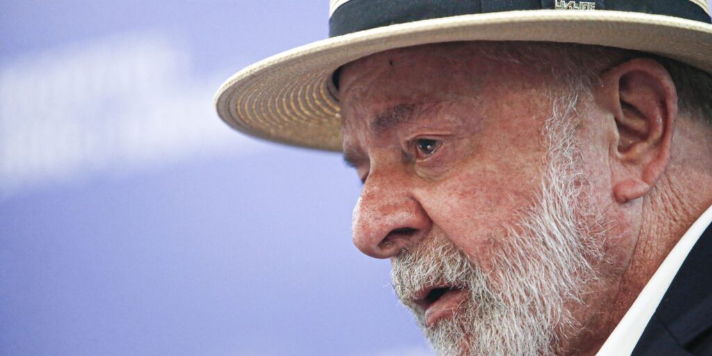 Lula reúne ministros para almoço no Alvorada