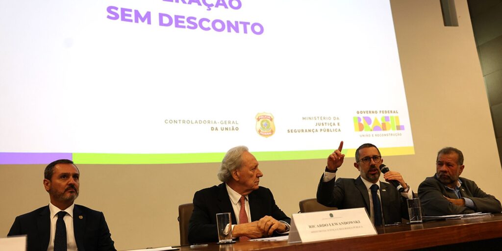 Cinco dirigentes do INSS são afastados por suspeita de irregularidades