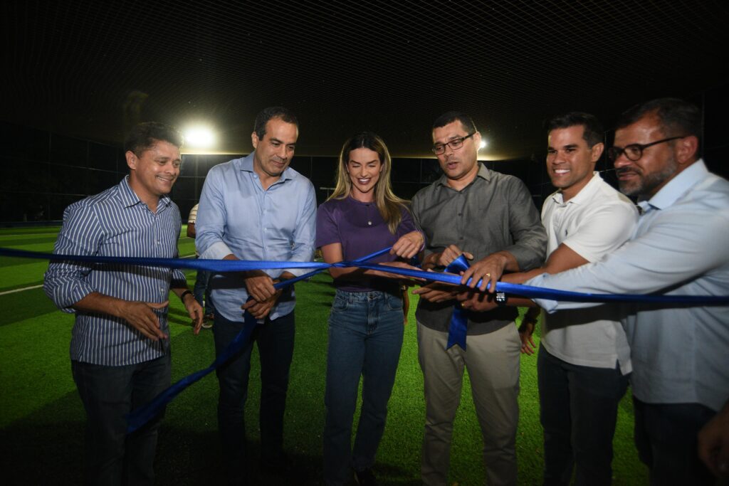 Prefeitura entrega três praças, casas reformadas pelo Morar Melhor e campo com grama sintética em São João do Cabrito