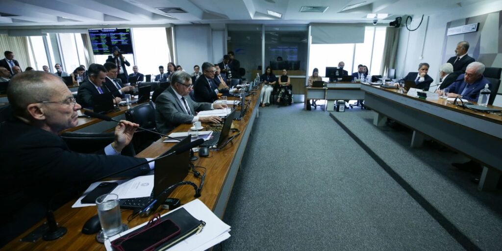 CCJ do Senado suspende demarcação de terras indígenas em SC