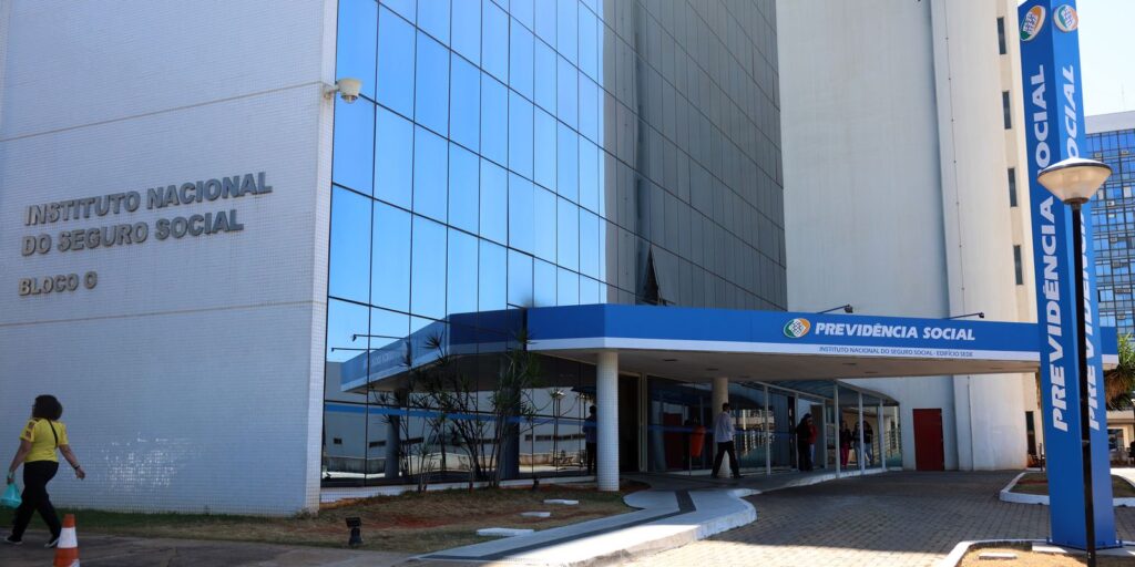 INSS prepara plano para ressarcir aposentados vítimas de fraude