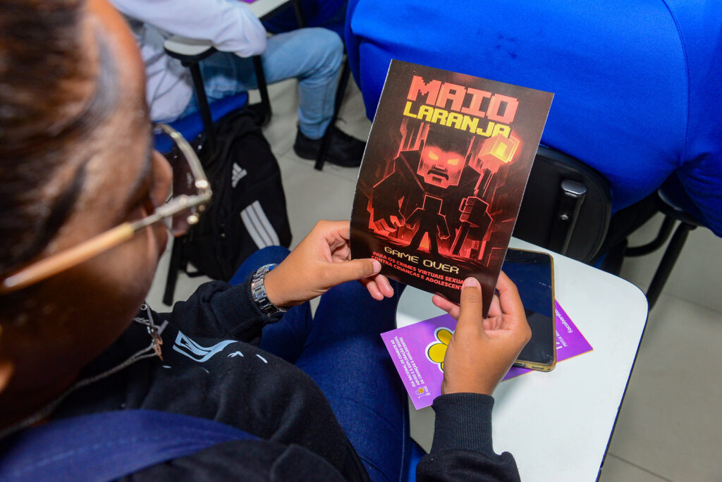 Palestra conscientiza jovens do Projeto Sinaleiras sobre combate aos crimes virtuais sexuais – Secretaria de Comunicação