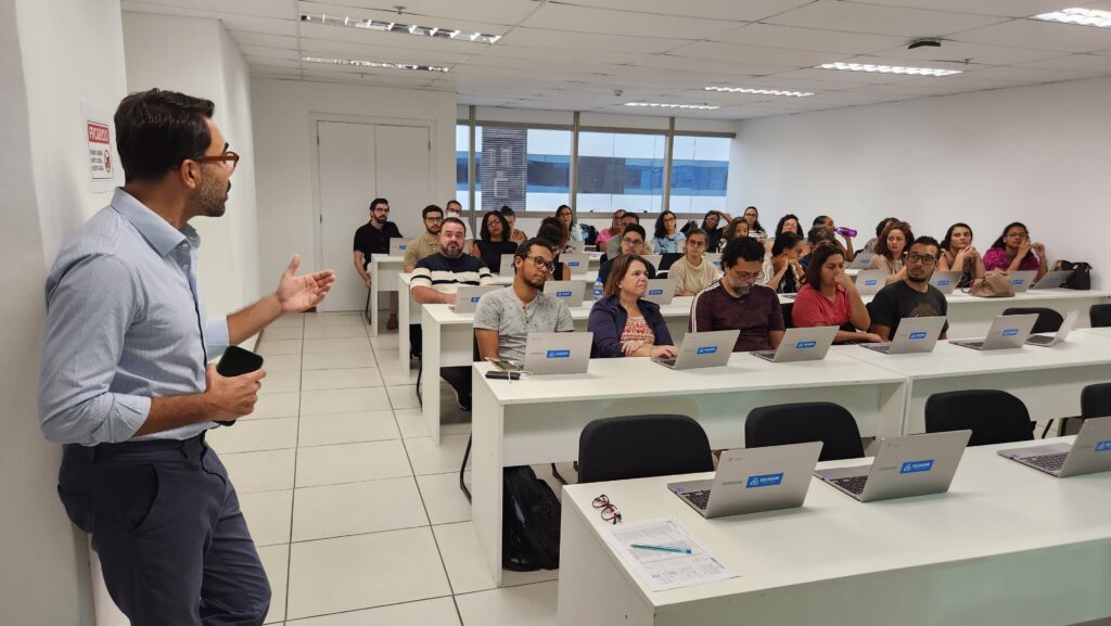 Psicólogos da Smed participam de capacitação no sistema eSalvador – Secretaria de Comunicação