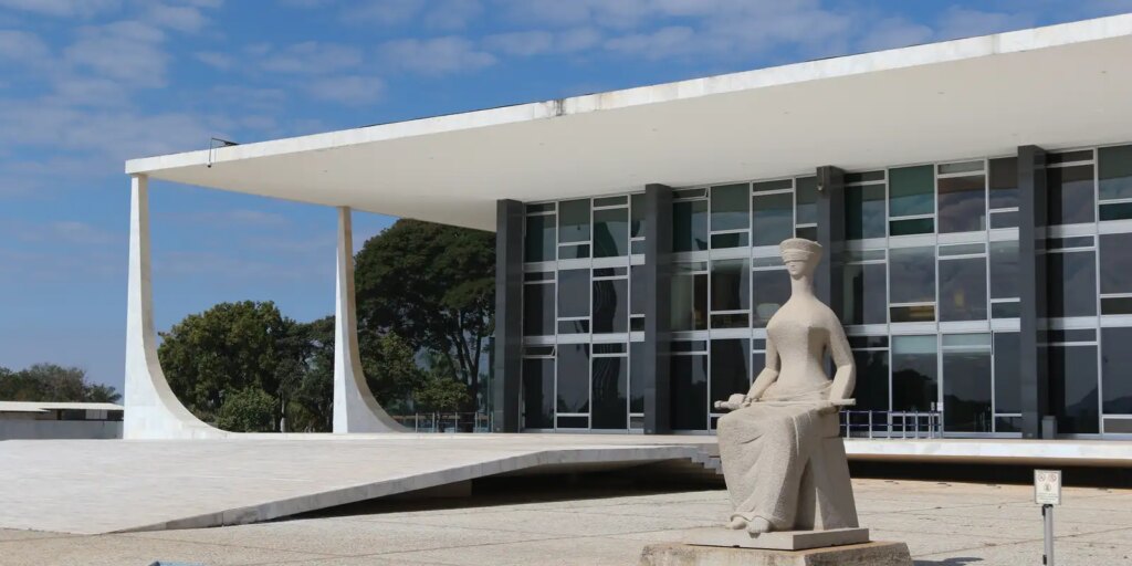 STF mantém regra que impede registro de candidato que não presta conta