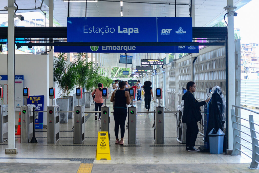 Trecho 2 do BRT completa um ano de funcionamento e beneficia milhares de cidadãos de 15 bairros – Secretaria de Comunicação