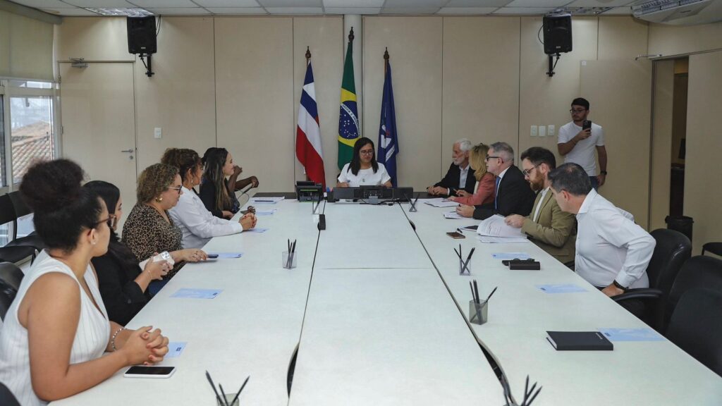 Vice-prefeita recebe comitiva francesa em Salvador para alinhar preparativos do Fórum Brasil-França – Secretaria de Comunicação