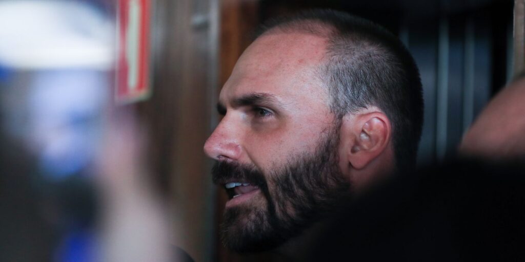 Câmara: PT pede suspensão do mandato de Eduardo Bolsonaro