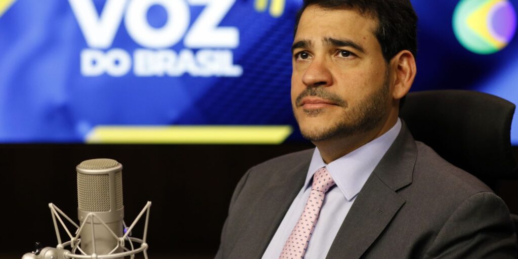 Em artigo no NY Times, Jorge Messias defende STF e soberania do Brasil
