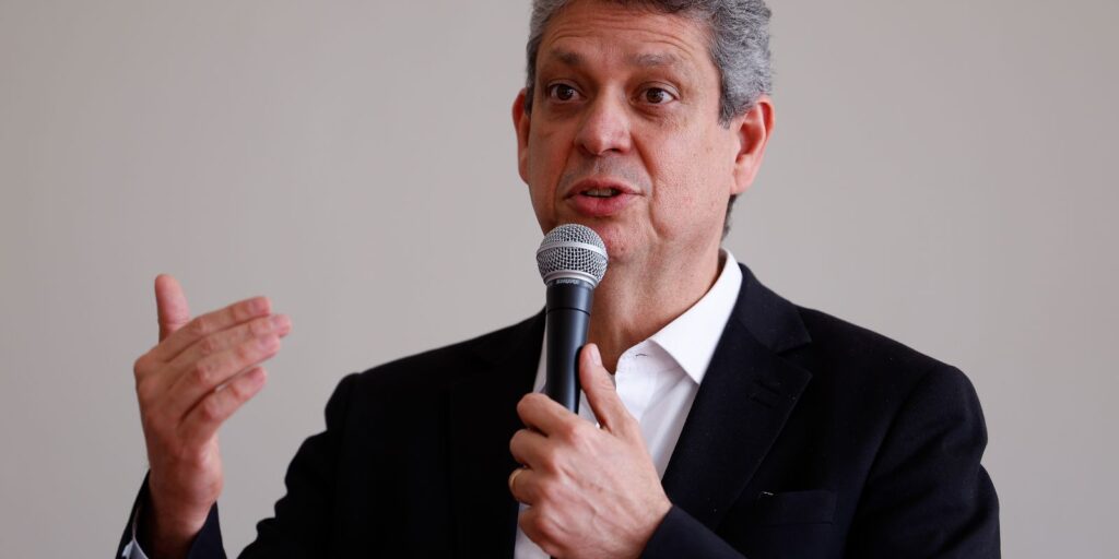 Governo defende justiça tributária e não alta de imposto, diz ministro