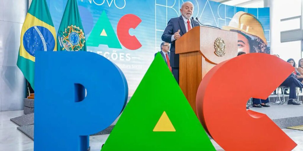 Lula anuncia R$ 9,7 bilhões para o transporte público