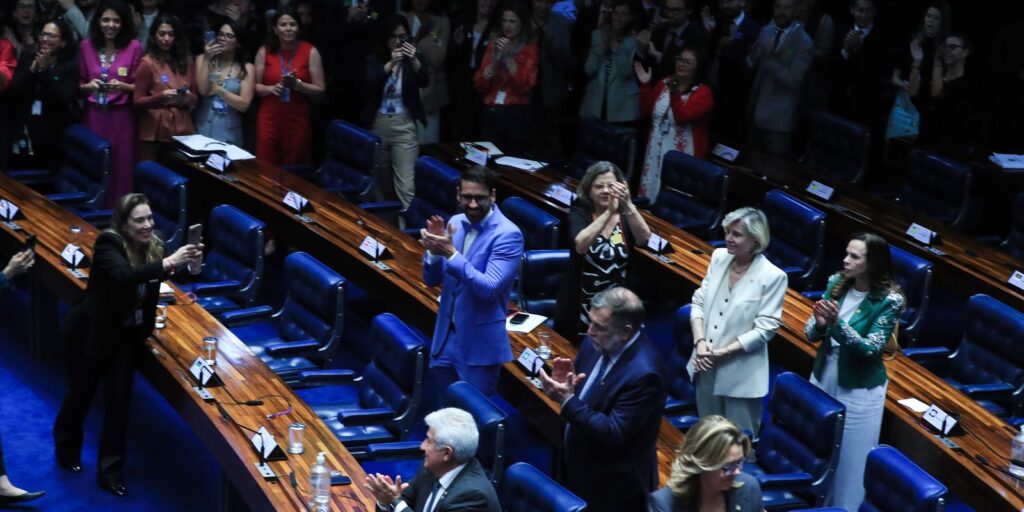 Senado aprova projeto contra adultização de crianças na internet