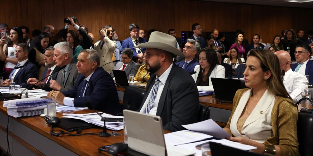 CPMI do INSS convida CGU, AGU e diretor da PF