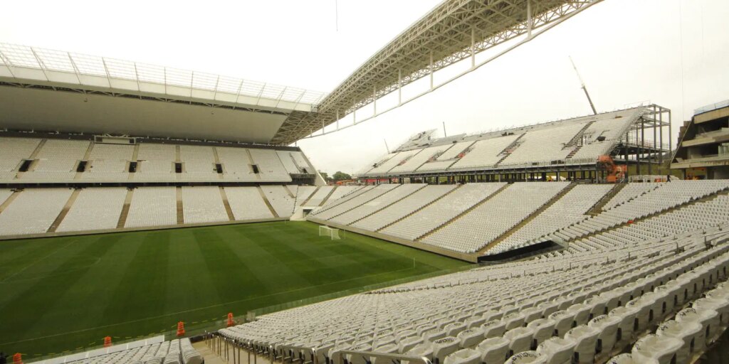 Torcedor é morto por veículo da PM no estádio do Corinthias