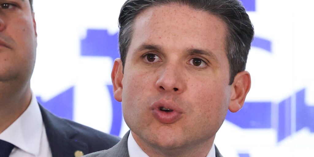 Motta diz que fim da escala 6x1 será debatida por meio de PEC