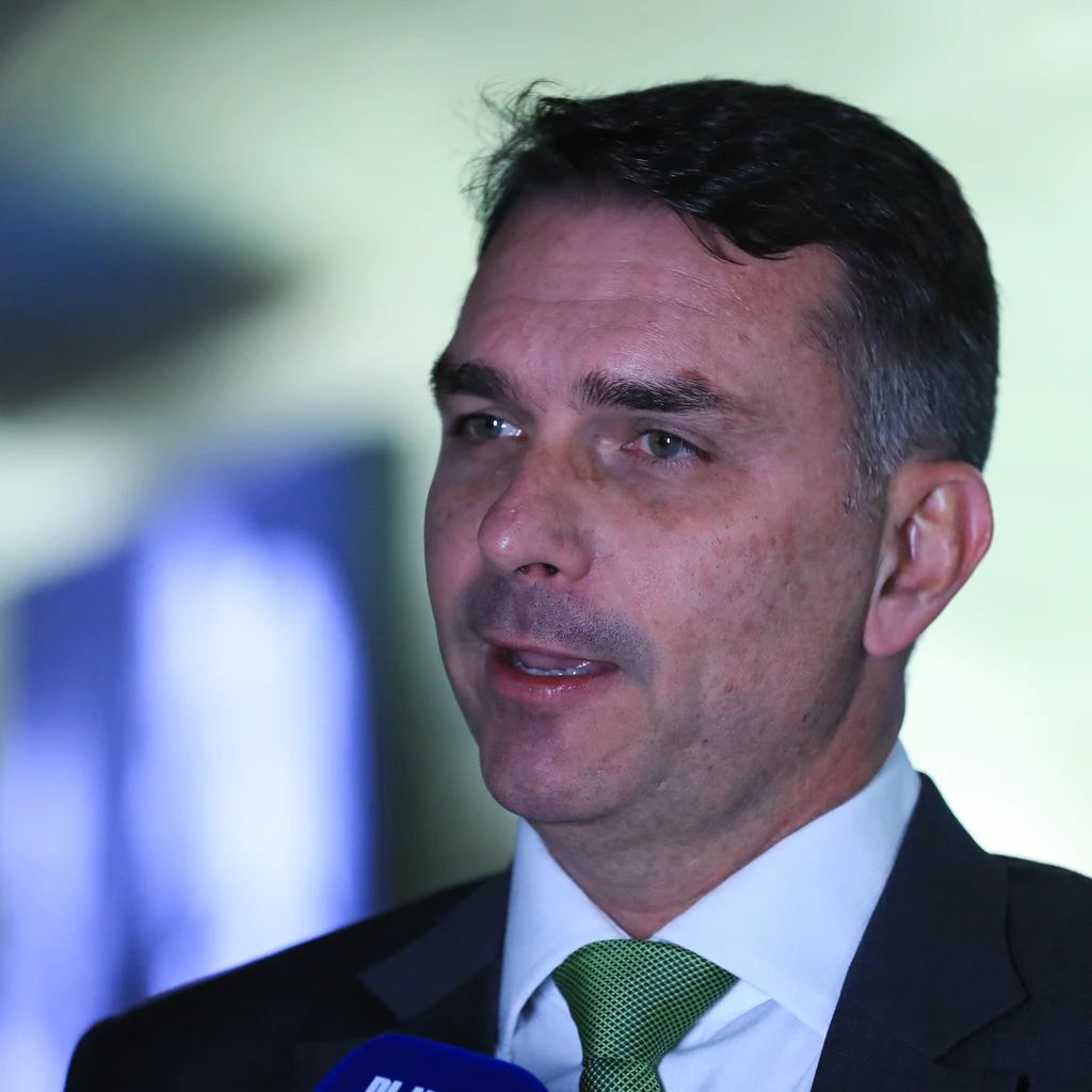Senador Flavio Bolsonaro discursa em audiencia publica nos Estados Unidos sobre tarifaco de Trump