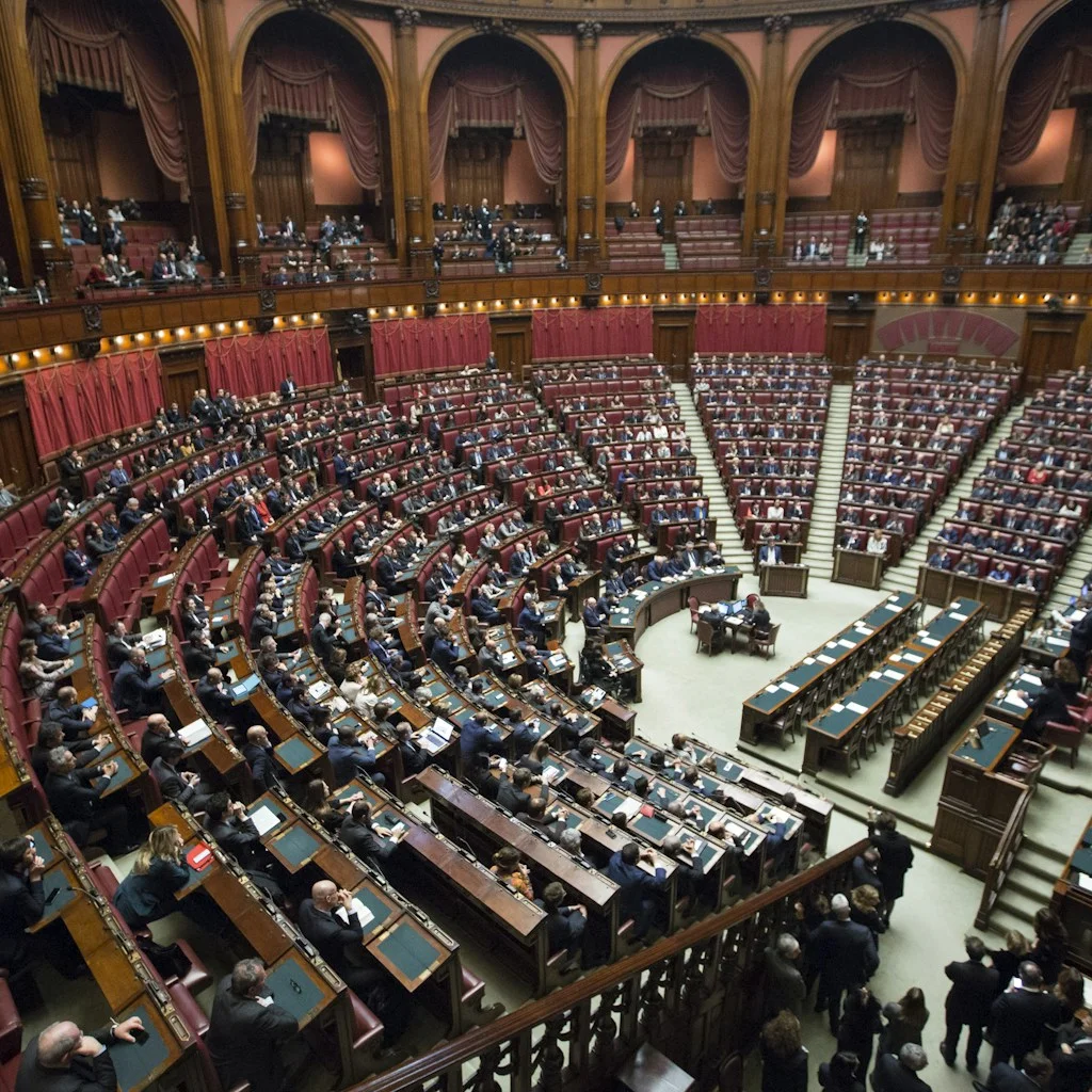 Senado Federal aprova PEC que acaba com escala 6x1 de trabalho