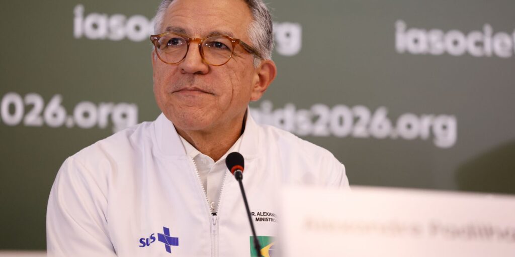 PF desmente 'Veja' ; Padilha aciona Justiça sobre fake news contra Lul